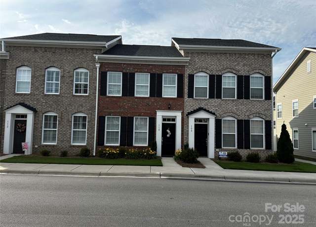 Property at 110 W Pine St, Lincolnton, NC 28092, 3 beds, 2.5 baths