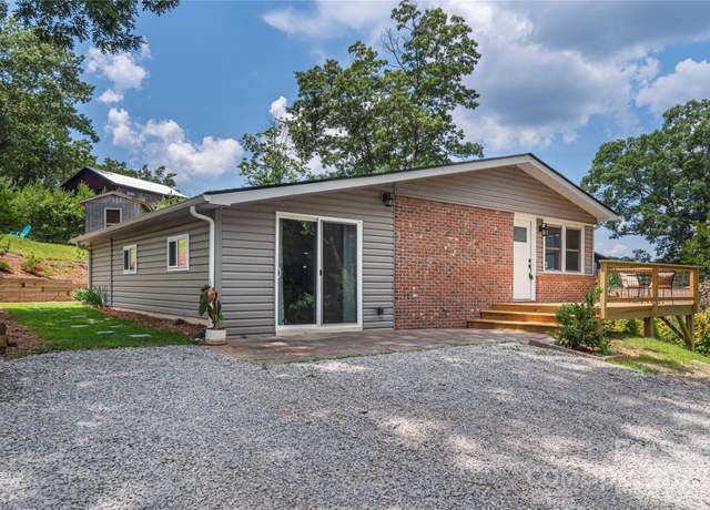 Property at 406 Melody Cir, Swannanoa, NC 28778, 3 beds, 2 baths