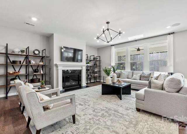 Property at 113 Clawton Loop, Mooresville, NC 28115, 5 beds, 4.5 baths
