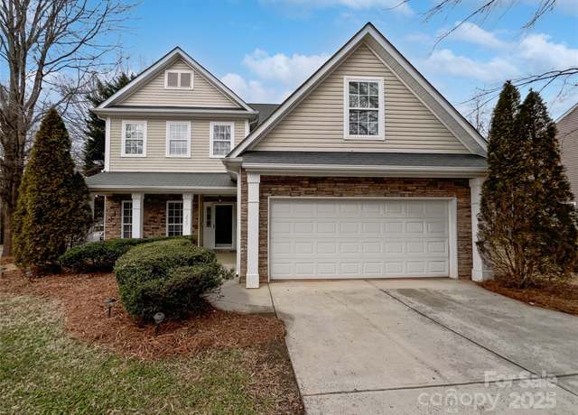 Property at 2507 Oakdale Creek Ln, Charlotte, NC 28216, 4 beds, 2.5 baths