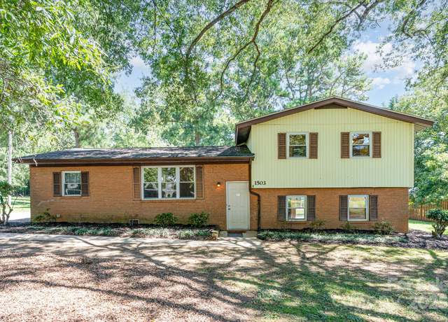 Property at 1503 Lakeview Dr, Pineville, NC 28134, 3 beds, 2 baths