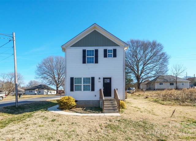 Property at 418 N Pear St, Gastonia, NC 28054, 3 beds, 2.5 baths