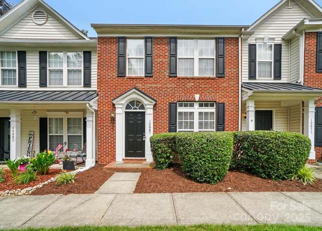 Property at 10867 Garden Oaks Ln, Charlotte, NC 28273, 2 beds, 2.5 baths
