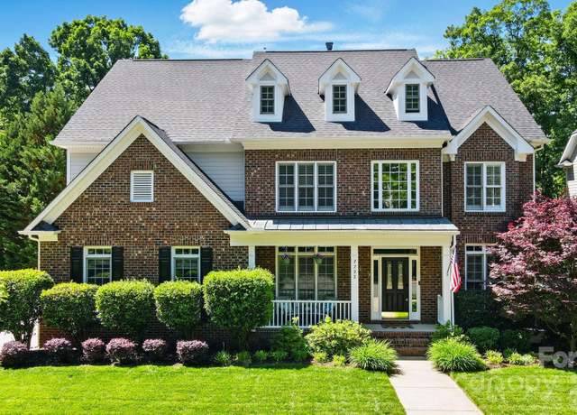 Property at 7722 Garnkirk Dr, Huntersville, NC 28078, 4 beds, 3.5 baths