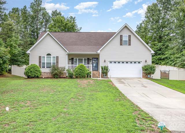 Property at 1785 Shamrock Ave, Lancaster, SC 29720, 3 beds, 2.5 baths