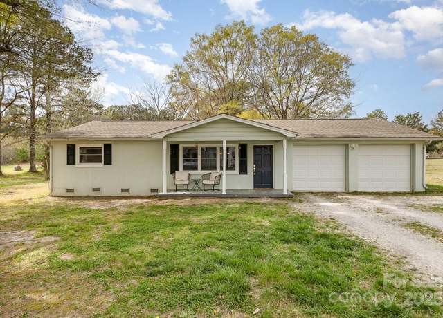 Property at 217 Cedarhurst Ln, Clover, SC 29710, 2 beds, 1 bath