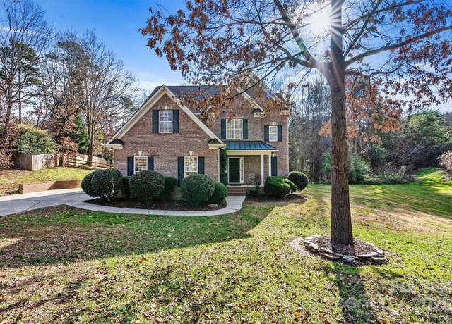 Property at 116 Diamond Head Dr, Mooresville, NC 28117, 5 beds, 3.5 baths