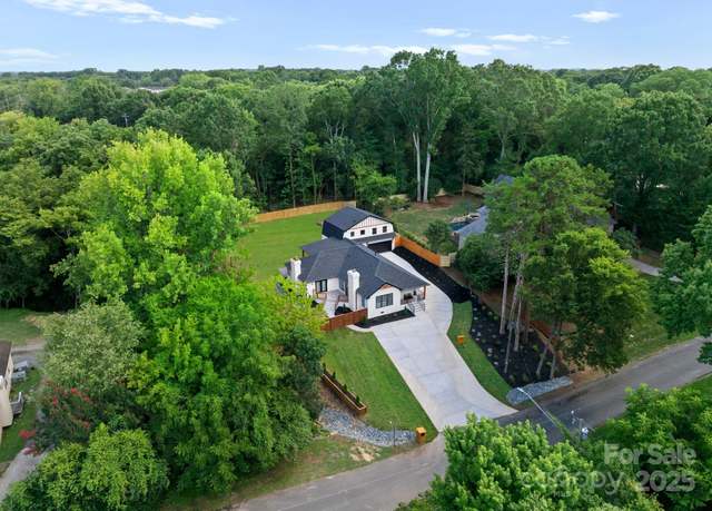 Property at 6326 Cedar Croft Dr, Charlotte, NC 28226, 6 beds, 4.5 baths