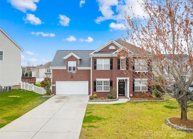 Property at 10223 Kelso Ct, Charlotte, NC 28278, 5 beds, 3.5 baths