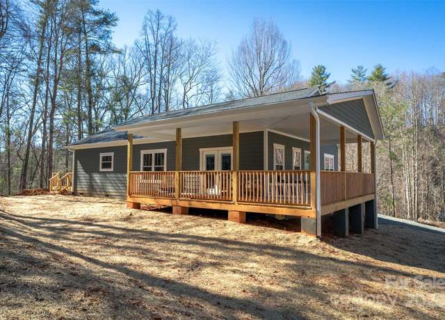 Property at 1585 South Main St, Mars Hill, NC 28754, 3 beds, 2 baths