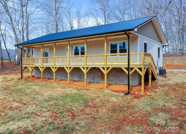 Property at 471 Compromise Dr, Waynesville, NC 28785, 3 beds, 2 baths