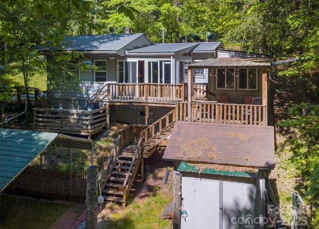 Property at 16 Limestone Dr, Franklin, NC 28734, 2 beds, 2 baths