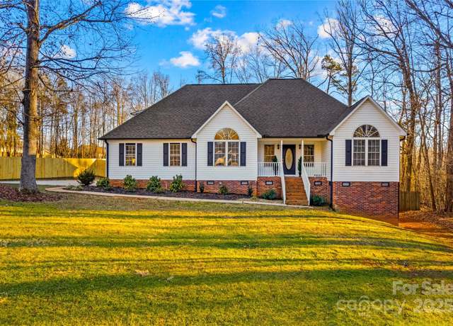 Property at 2740 Hill Top Dr, Salisbury, NC 28147, 3 beds, 2 baths