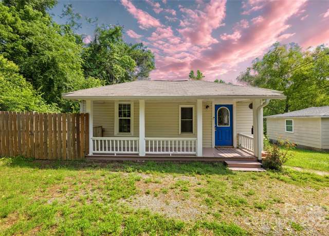 Property at 485 Lincoln St, Cramerton, NC 28032, 3 beds, 2 baths