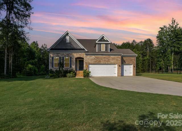 Property at 11226 Dappled Light Trl, Charlotte, NC 28227, 4 beds, 3 baths