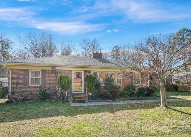 Property at 3901 Starmount Ave, Charlotte, NC 28269, 3 beds, 1 bath