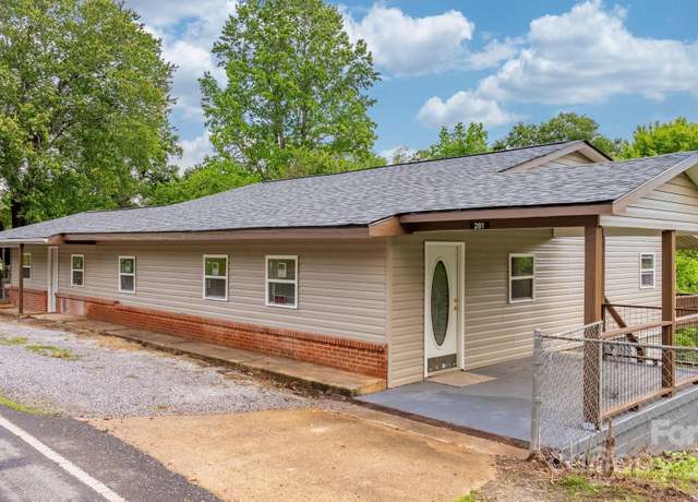 Property at 281 Glenwood Dr, Marion, NC 28752, 3 beds, 2 baths