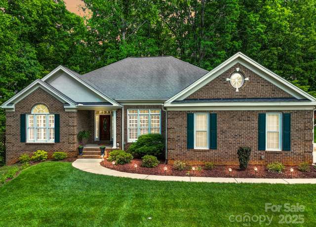 Property at 160 Fernbrook Dr, Mooresville, NC 28117, 3 beds, 2.5 baths
