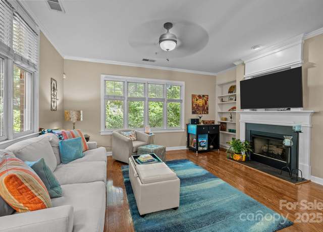 Property at 4854 S Hill View Dr, Charlotte, NC 28210, 3 beds, 3.5 baths