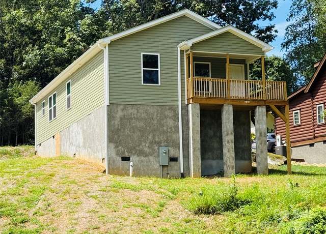 Property at 509 Bonner St, Hendersonville, NC 28739, 3 beds, 2 baths