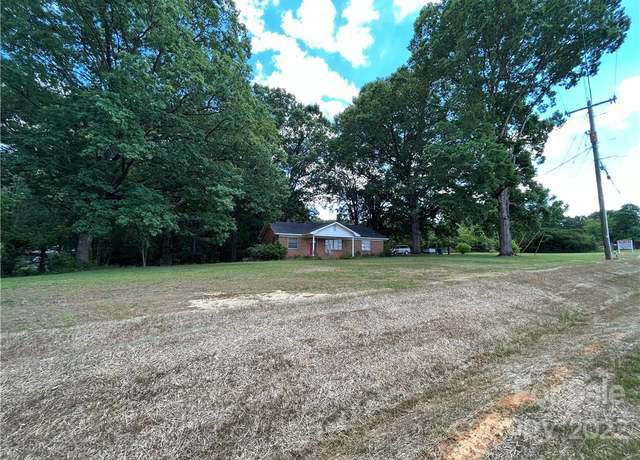 Property at 2108 Stallings Rd, Matthews, NC 28104, 3 beds, 1 bath
