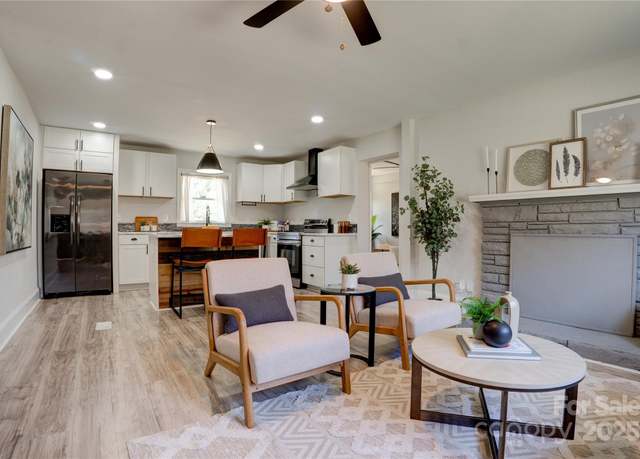Property at 2624 Ashley Rd, Charlotte, NC 28208, 3 beds, 2 baths
