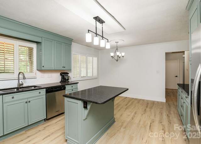 Property at 7407 Forney Hill Rd, Denver, NC 28037, 5 beds, 2 baths