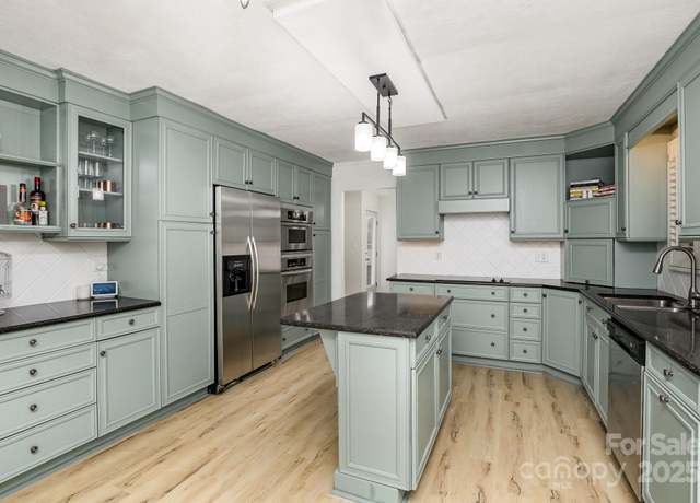 Property at 7407 Forney Hill Rd, Denver, NC 28037, 5 beds, 2 baths