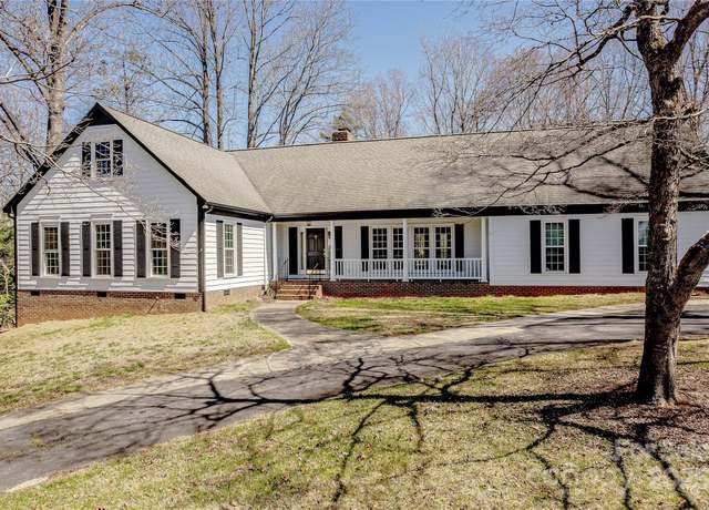 Property at 10101 Woodview Cir, Charlotte, NC 28277, 4 beds, 2.5 baths