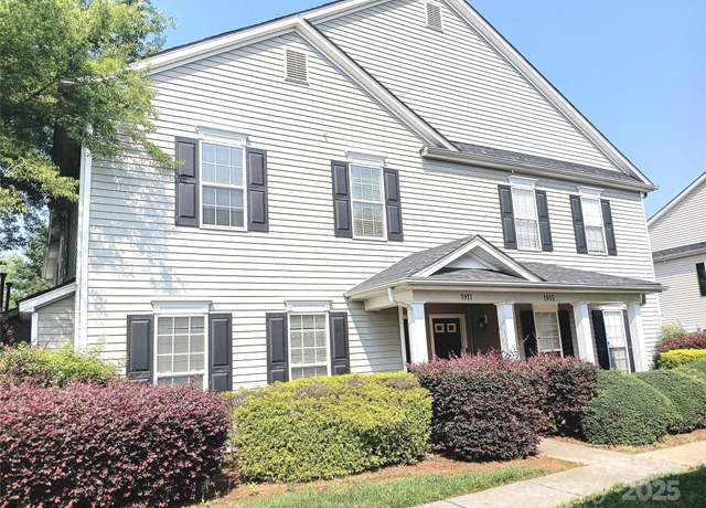 Property at 1911 Flushing Ct, Charlotte, NC 28215, 2 beds, 2.5 baths