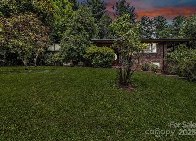 Property at 31 Mark Twain Rd, Asheville, NC 28805, 4 beds, 3 baths
