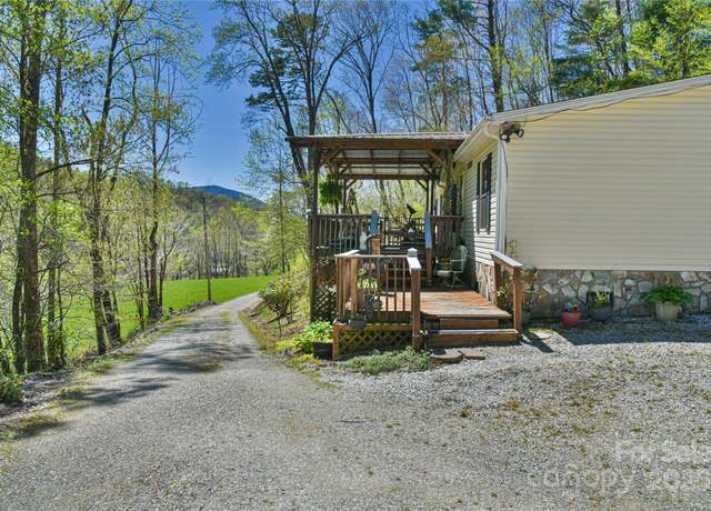 Property at 1707 Honeycutt Rd, Marion, NC 28752, 4 beds, 2 baths