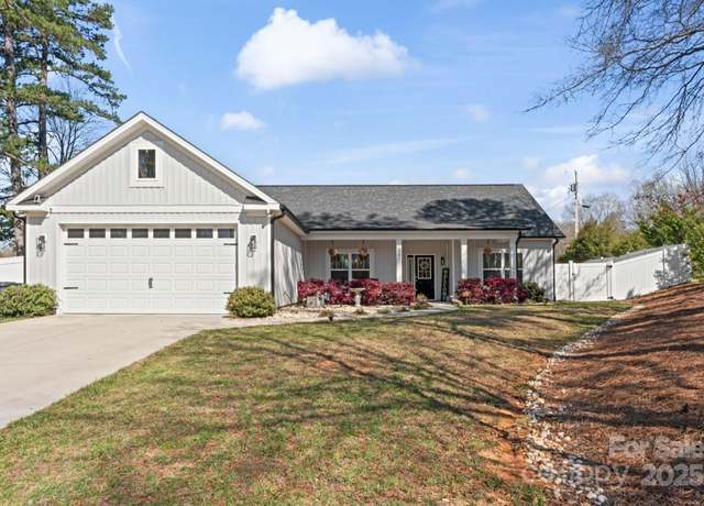 Property at 247 Timberland Loop, Mooresville, NC 28115, 3 beds, 2 baths