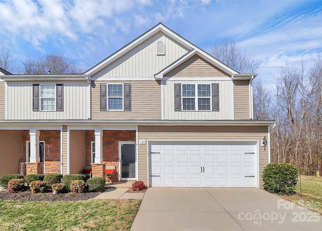 Property at 137 Woodbridge Cir, Mount Holly, NC 28120, 3 beds, 2.5 baths