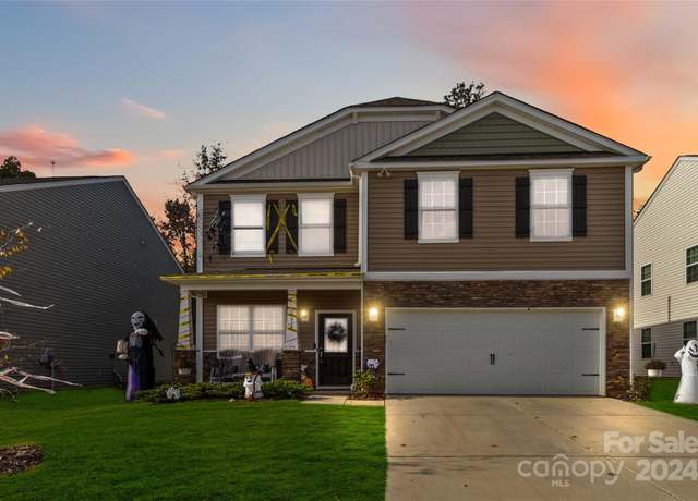 Property at 534 King Clover Ln, Clover, SC 29710, 4 beds, 2.5 baths