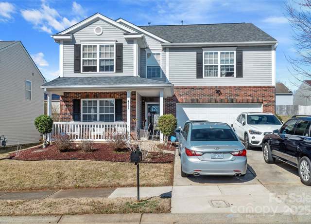 Property at 4716 Meadowfield Rd, Charlotte, NC 28215, 4 beds, 2.5 baths