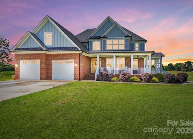 Property at 3707 Seagrave Farm Rd, Concord, NC 28025, 4 beds, 3.5 baths