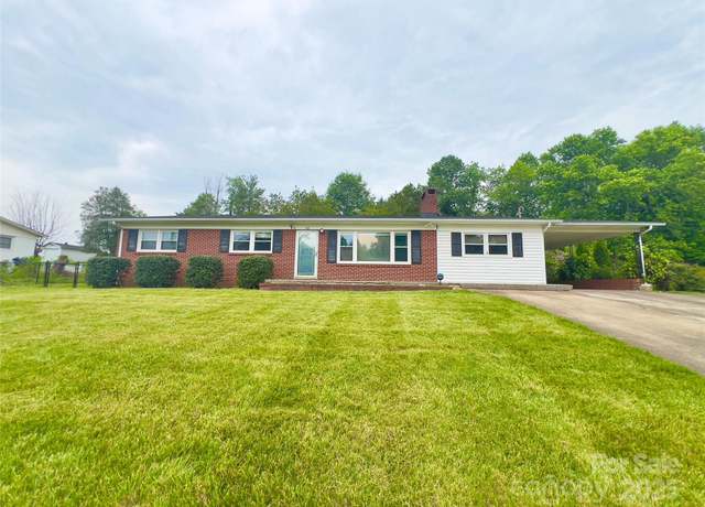 Property at 108 Meadowview Pl, Lenoir, NC 28645, 3 beds, 2 baths