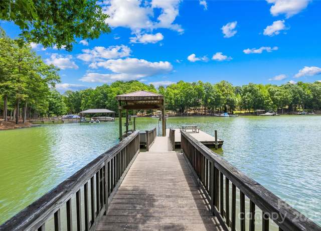 Property at 228 Wildwood Cove Dr, Mooresville, NC 28117, 4 beds, 4.5 baths