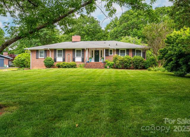 Property at 2515 Sheffield Dr, Gastonia, NC 28054, 4 beds, 3 baths