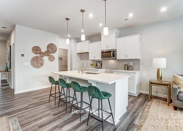 Property at 7144 Hodges Meadow Ln, Charlotte, NC 28213, 3 beds, 2.5 baths