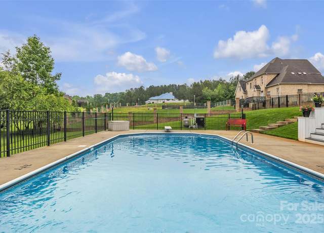 Property at 604 Gwendolyn Ct, Granite Falls, NC 28630, 4 beds, 2.5 baths