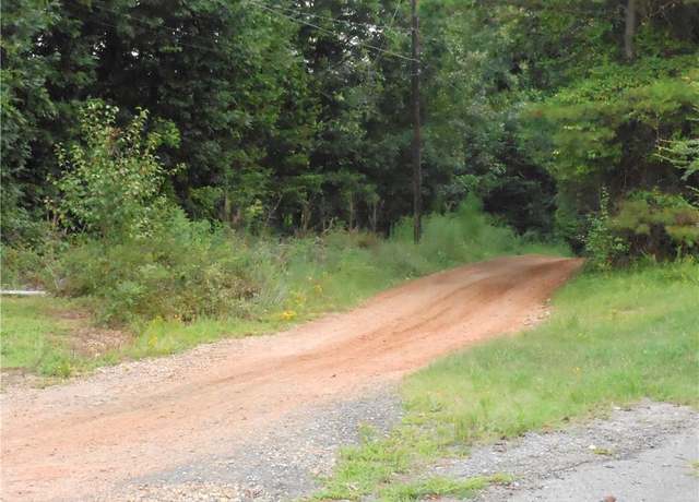 Property at 7950 Mocassin Dr, Sherrills Ford, NC 28673
