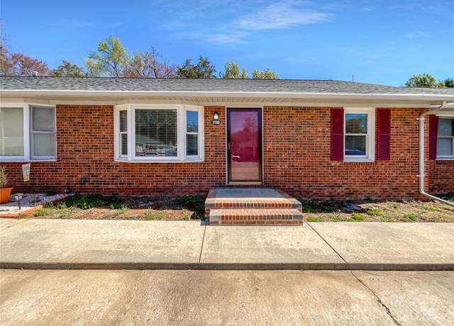 Property at 1110 Mckinnon Dr, Rock Hill, SC 29732, 2 beds, 1.5 baths