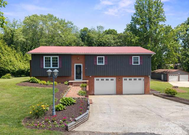 Property at 2011 Hampton Heights St, Lenoir, NC 28645, 3 beds, 3 baths