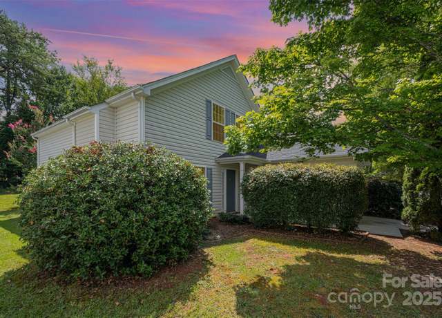 Property at 320 Winding Canyon Dr #121, Charlotte, NC 28214, 4 beds, 2.5 baths