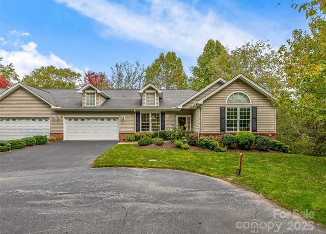 Property at 108 Jasmine Ln, Asheville, NC 28803, 4 beds, 3 baths