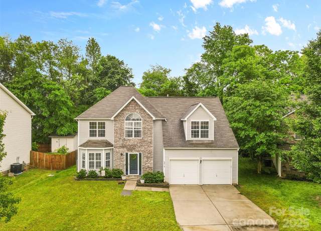 Property at 9010 Davis Crossing Ct, Charlotte, NC 28269, 3 beds, 2.5 baths