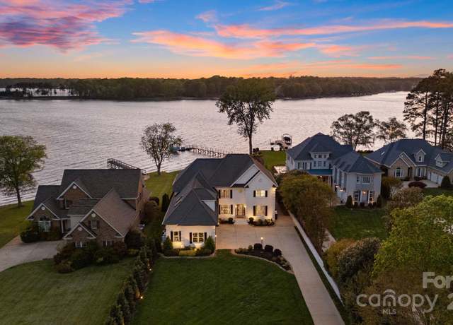 Property at 356 Yacht Rd, Mooresville, NC 28117, 4 beds, 4.5 baths