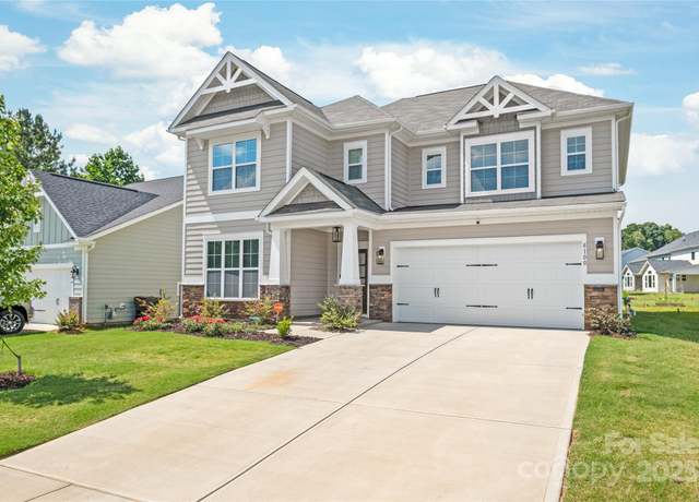 Property at 8100 Rolling Wheels Rd, Charlotte, NC 28215, 4 beds, 3 baths
